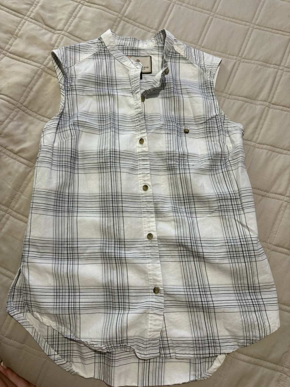 Legendary Whitetails White and Black Plaid Button-Up Shirt